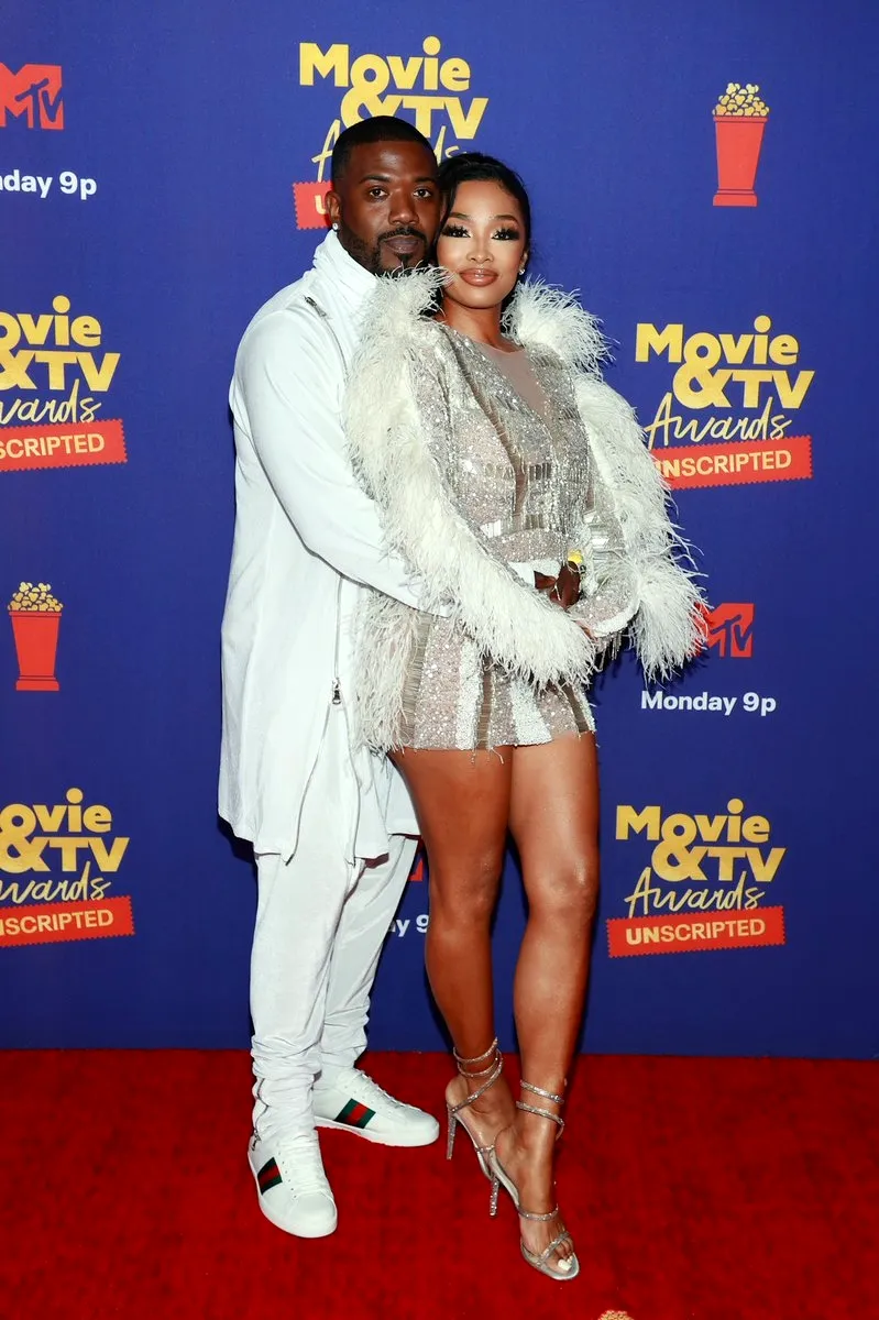 21 Savage Red Carpet with girl
