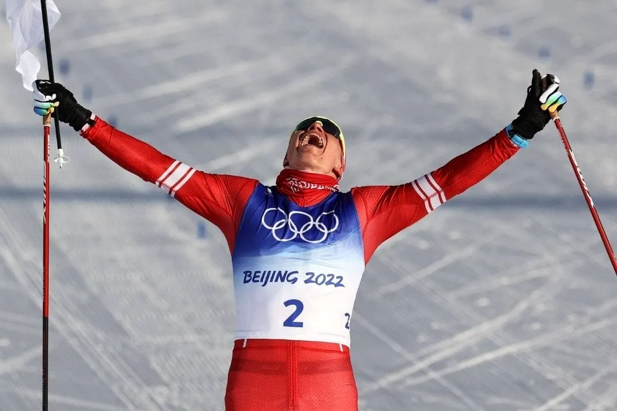 Александр Большунов скиатлон Пекин 2022