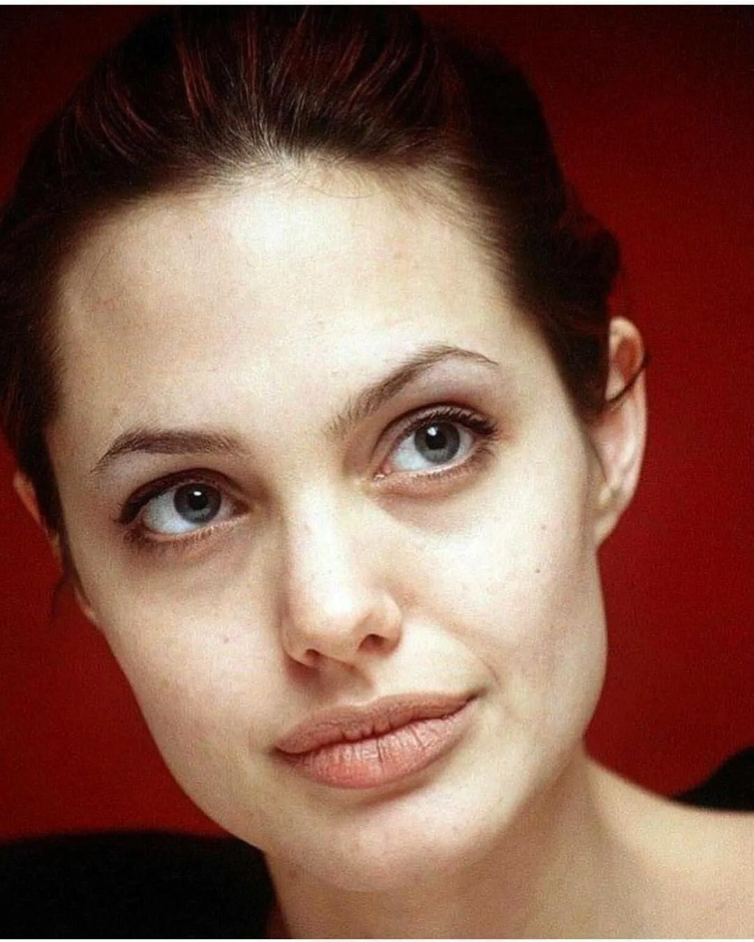 Анджелина Джоли в 90