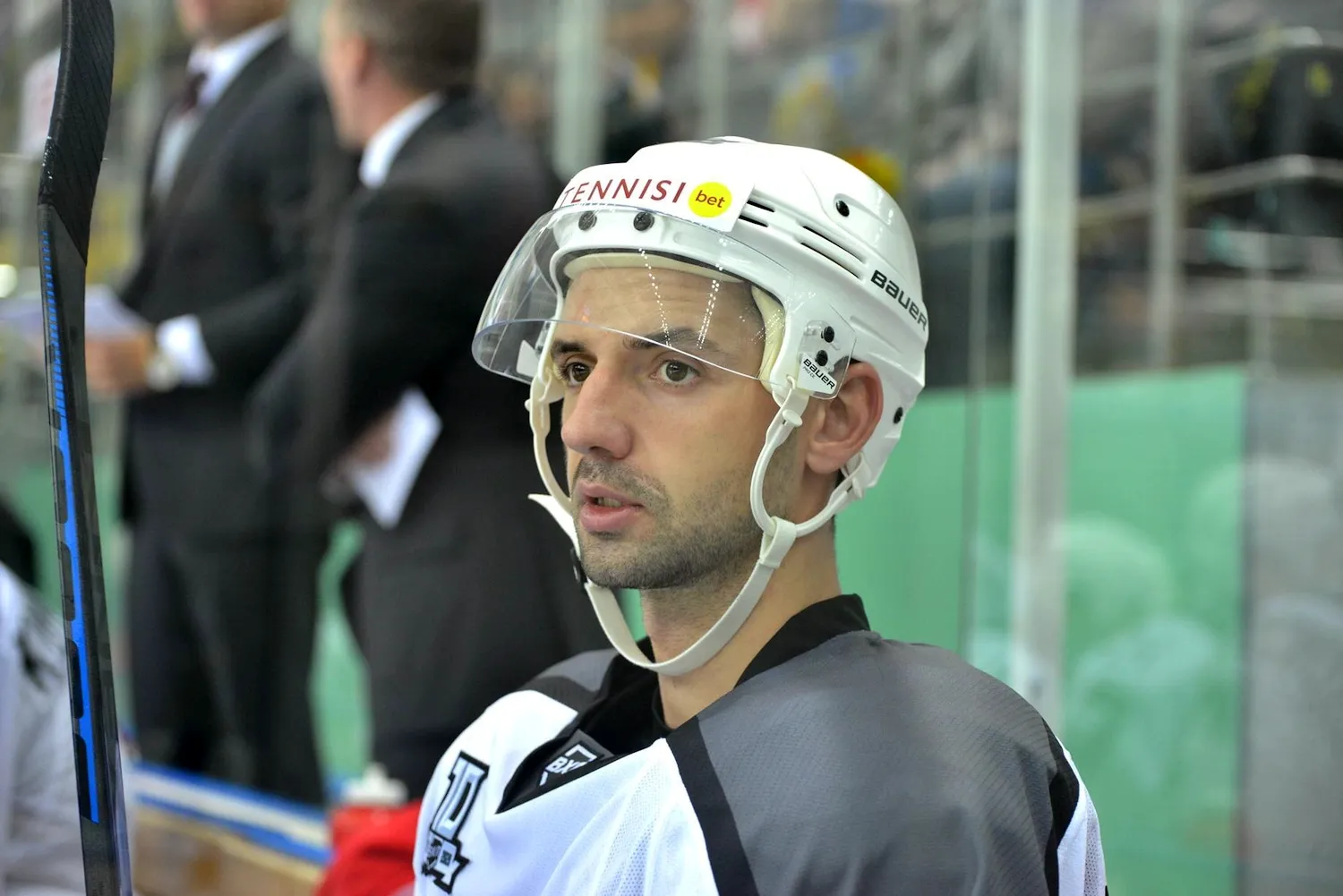 Дмитрий Лютов хоккеист
