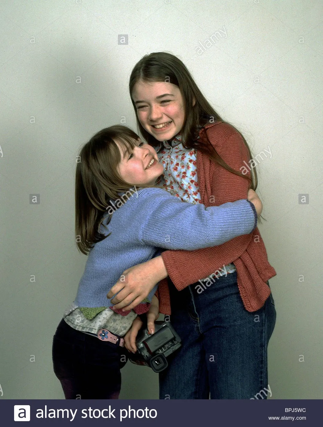 Эмма Болджер с сестрой