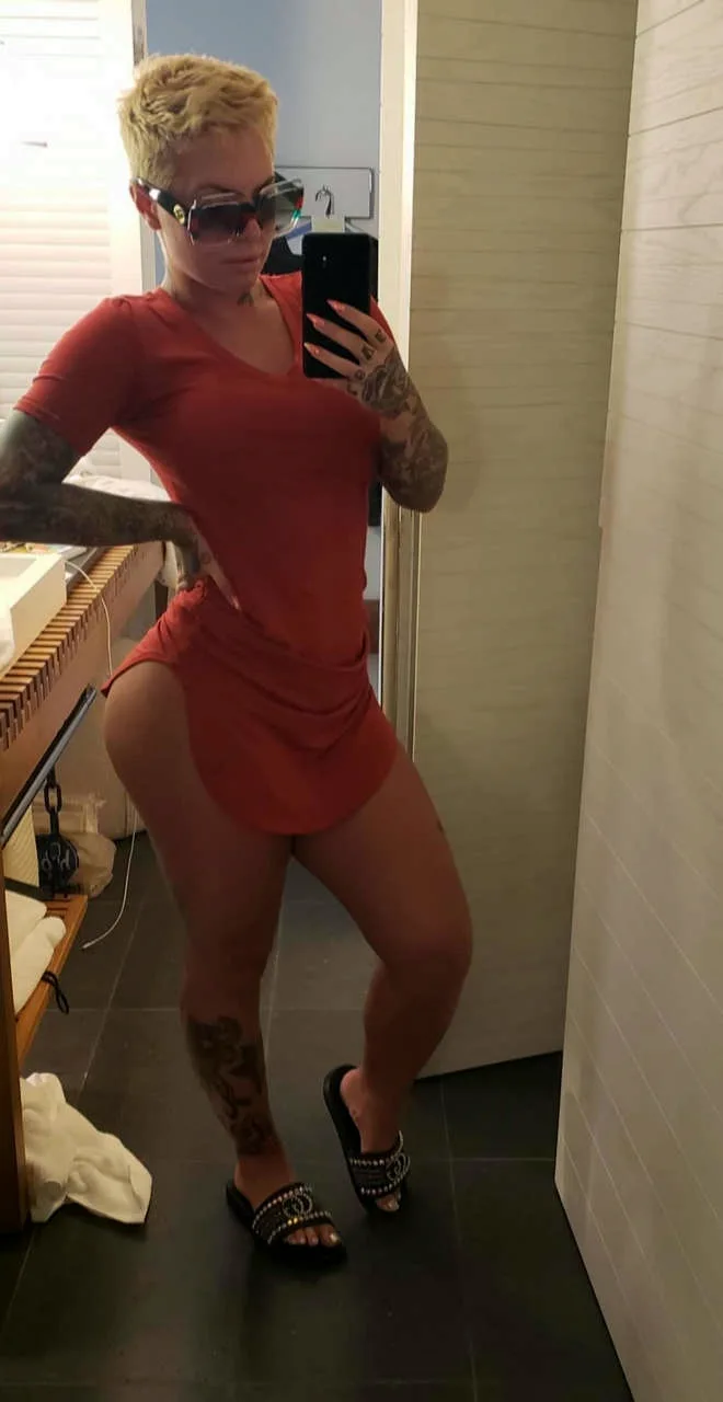 Hot Christy Mack behind the Scenes Footage