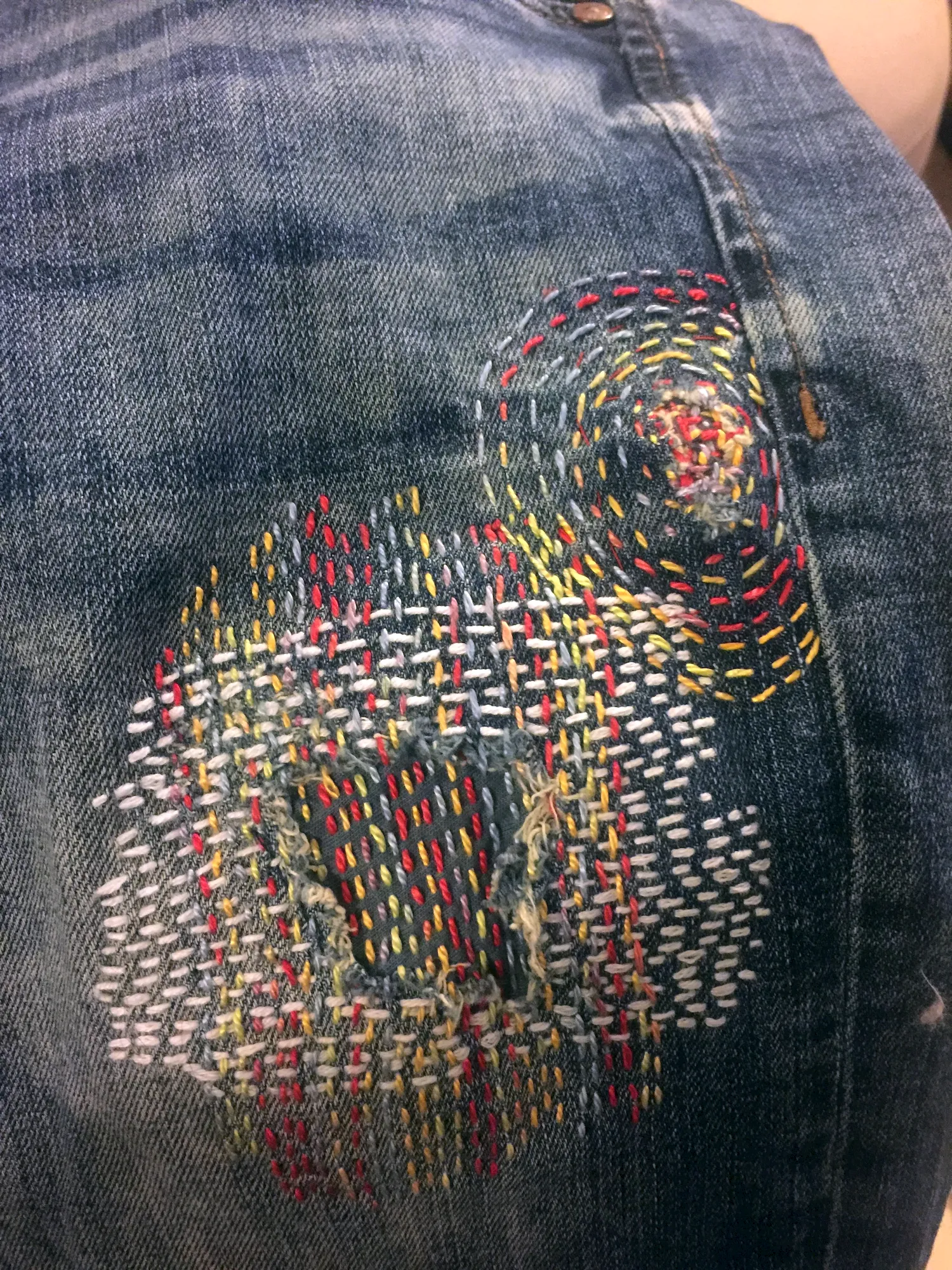 Японская вышивка на джинсах