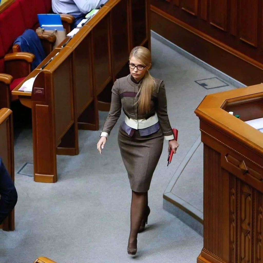 Тимошенко в брюках