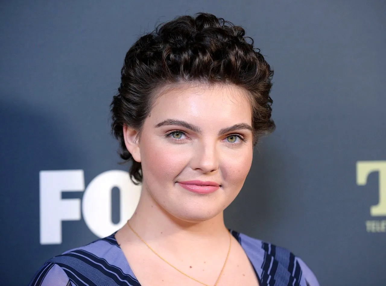 Camren bicondova 2022