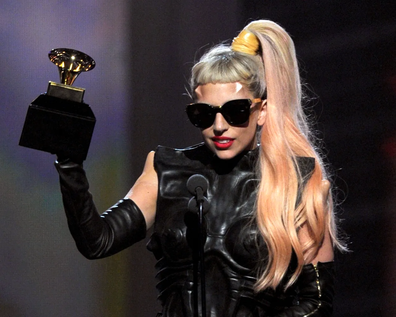 Леди Гага Грэмми 2011