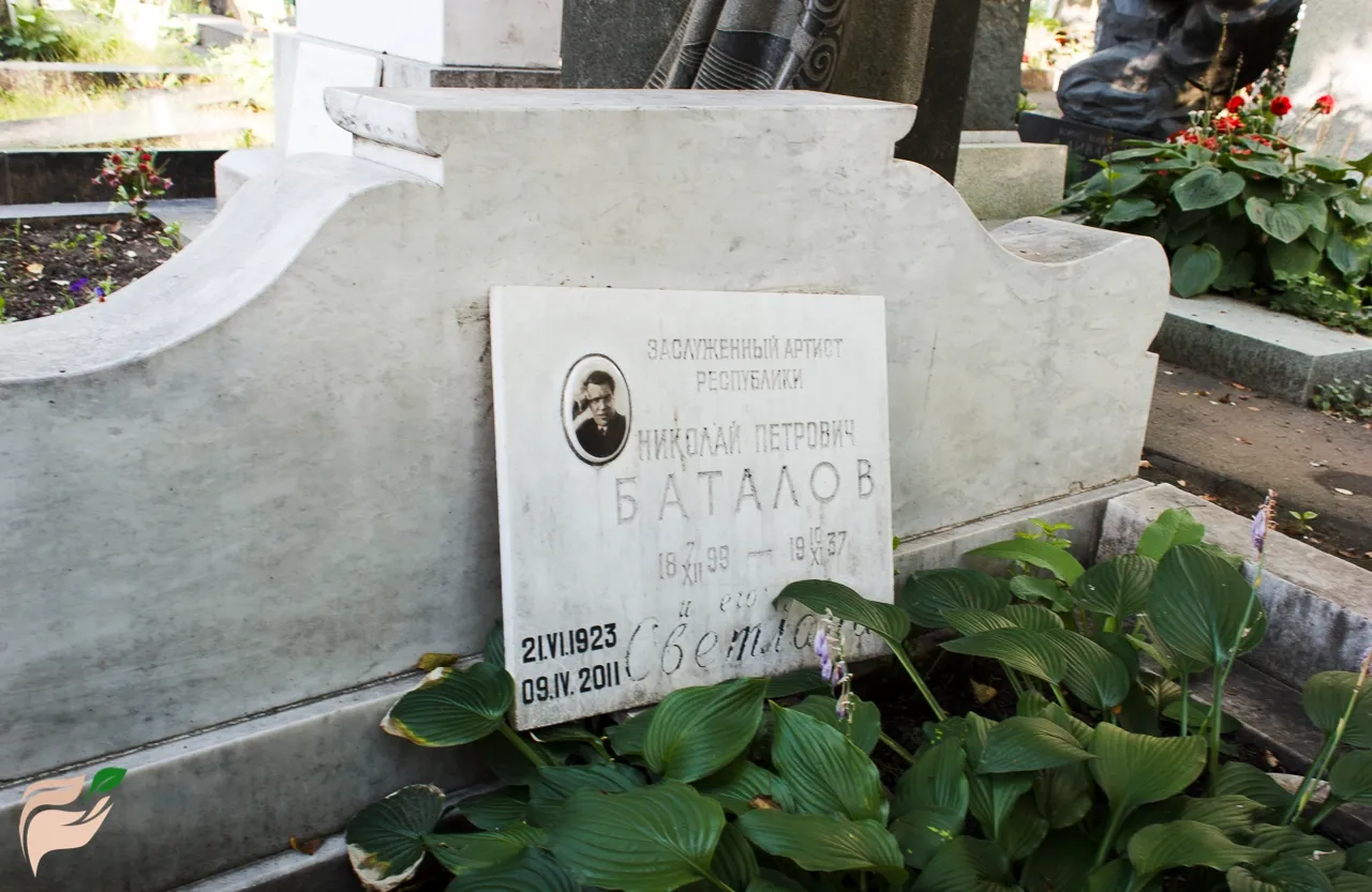 Могила Ольги Андровской на Новодевичьем кладбище
