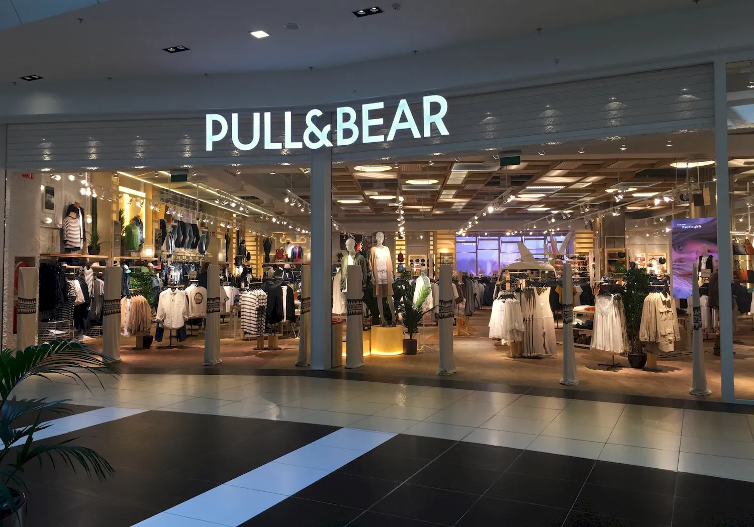 Pull Bear магазин
