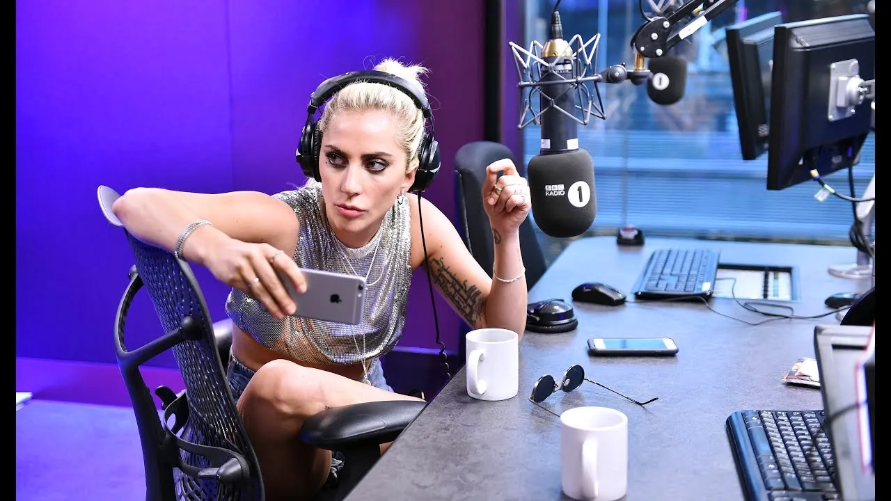 Радио леди Гага