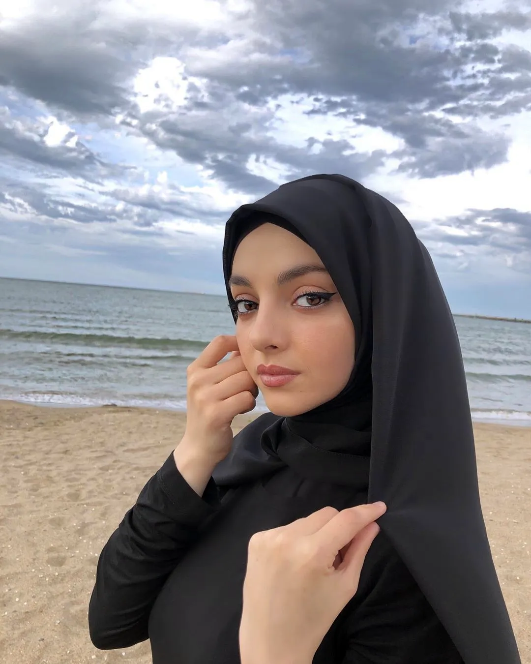 Салихат Касумова в хиджабе