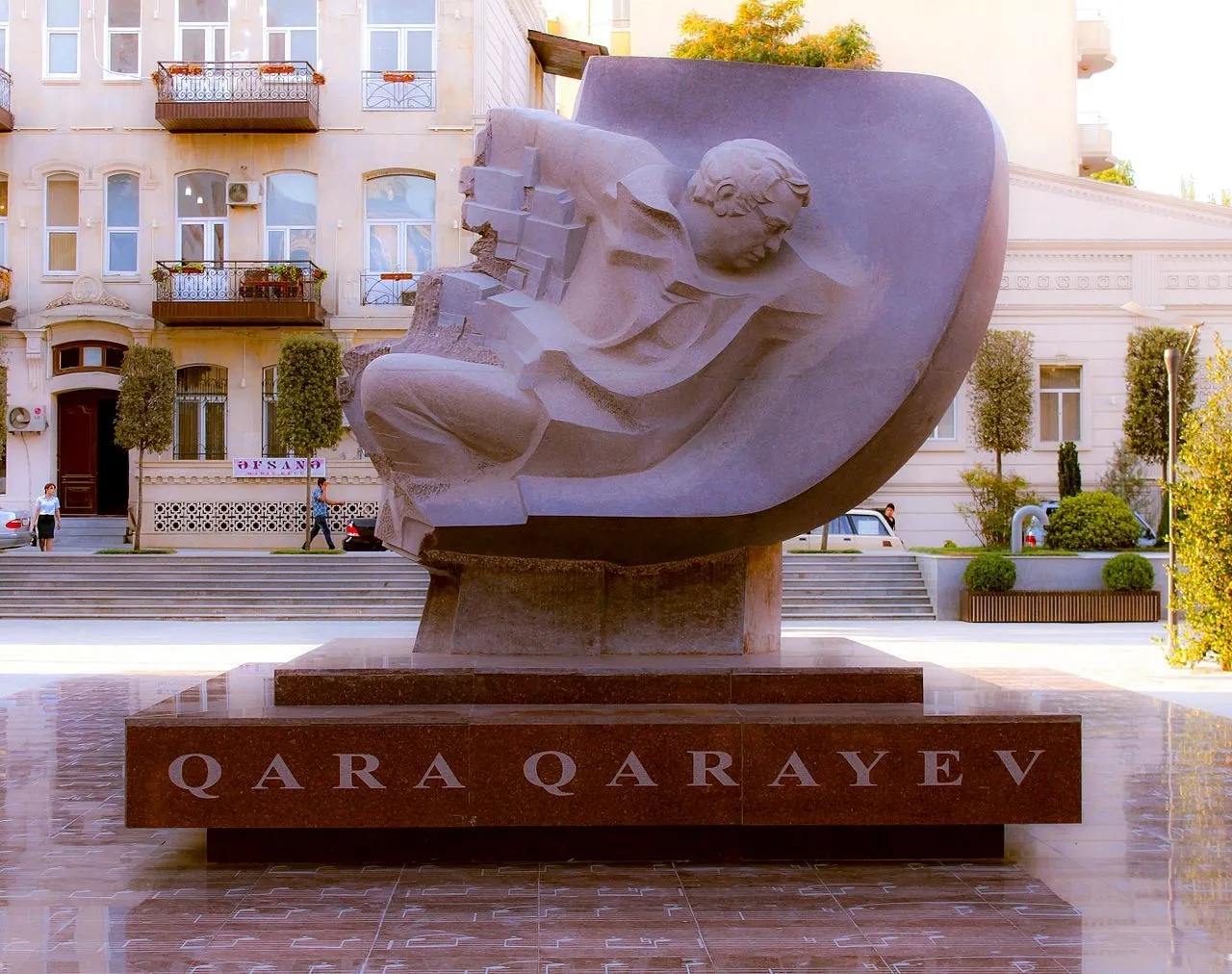 Скульптуры Азербайджана