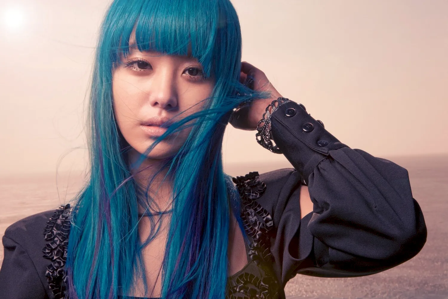 Song Ji Eun Blue hair