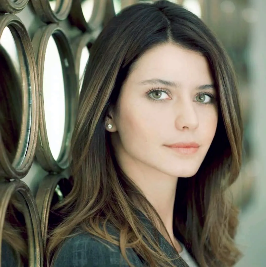 Турецкая актриса Берен саат