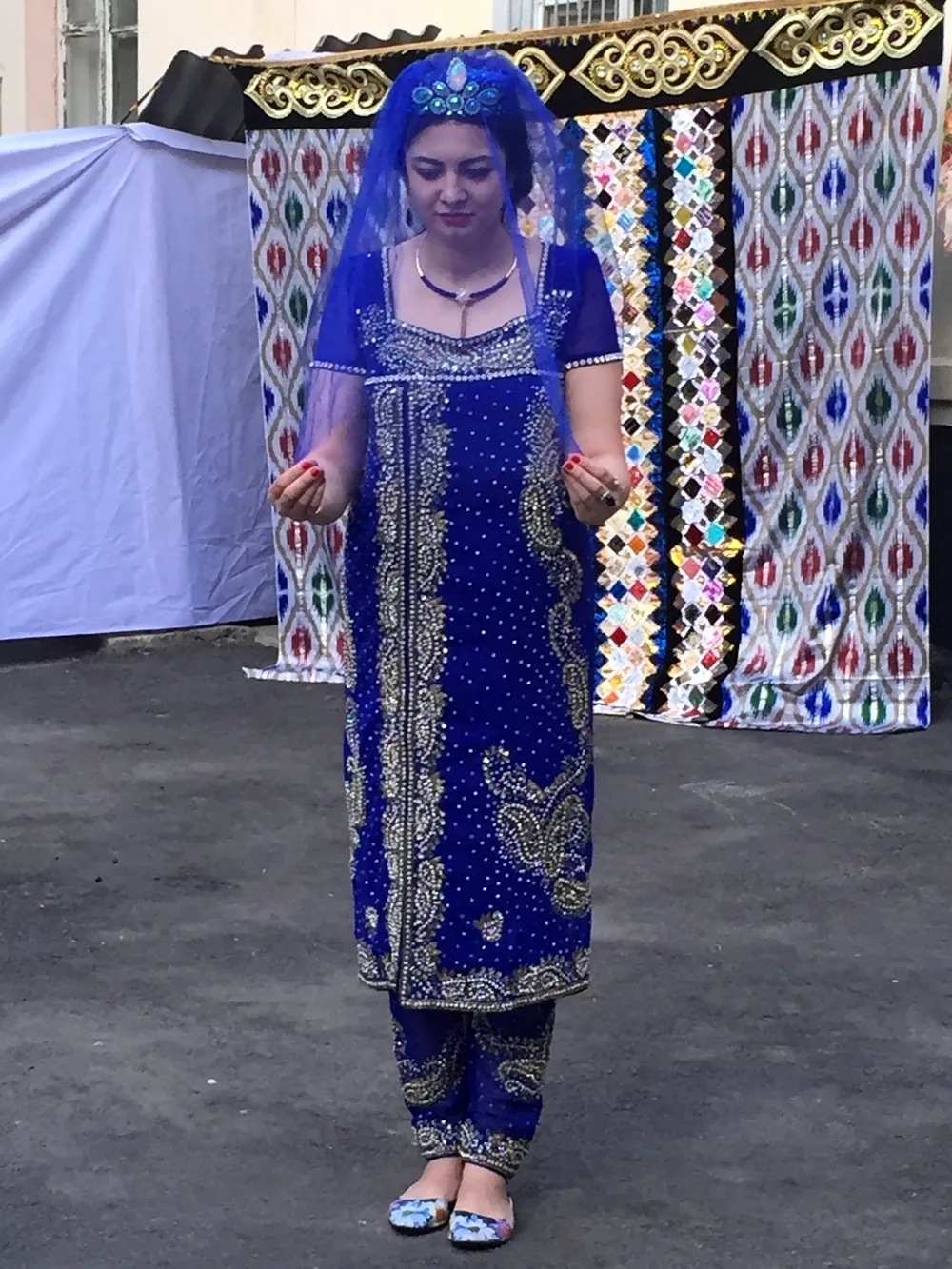 Украшения платья таджикский