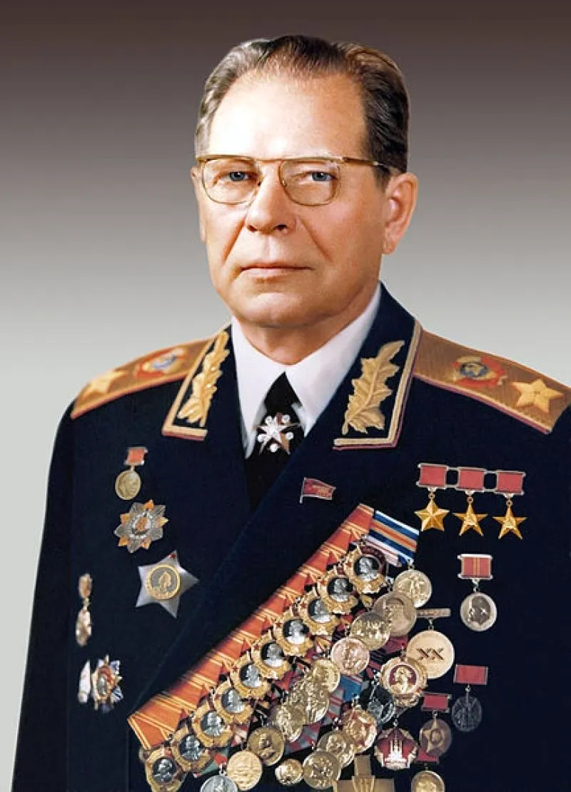 Устинов министр обороны СССР