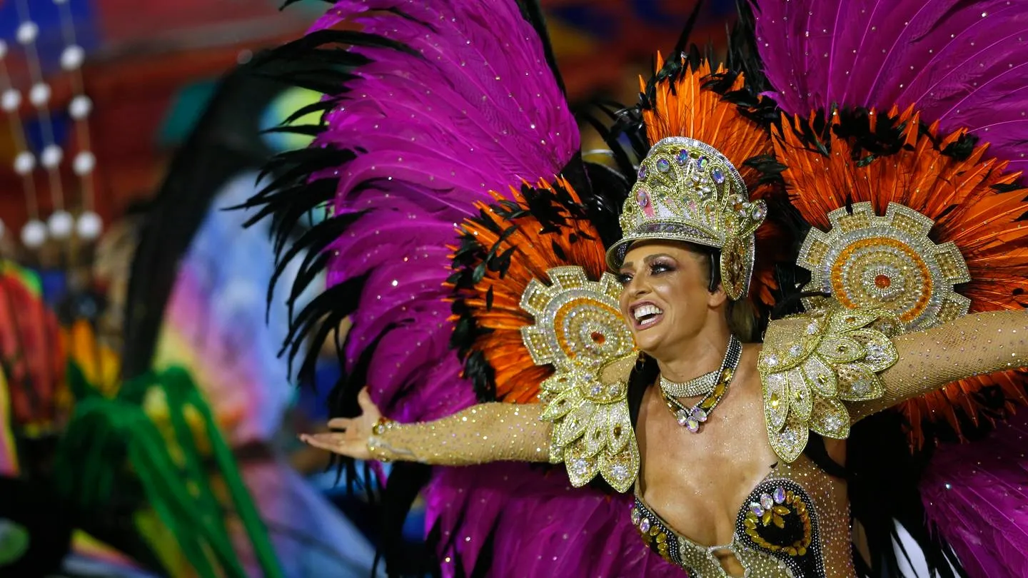 Валя карнавал в Бразилии