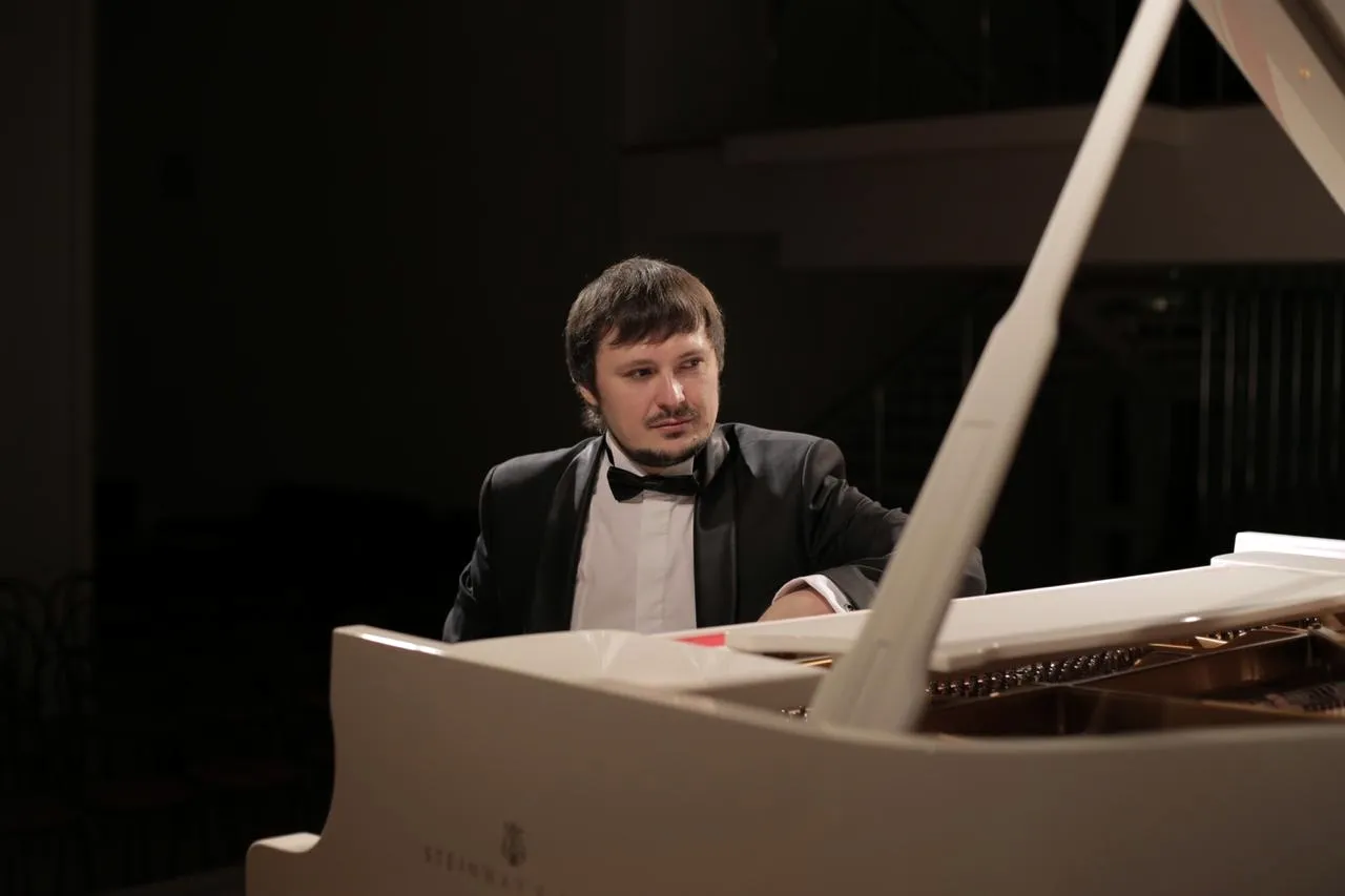 Виталий Коваленко пианист