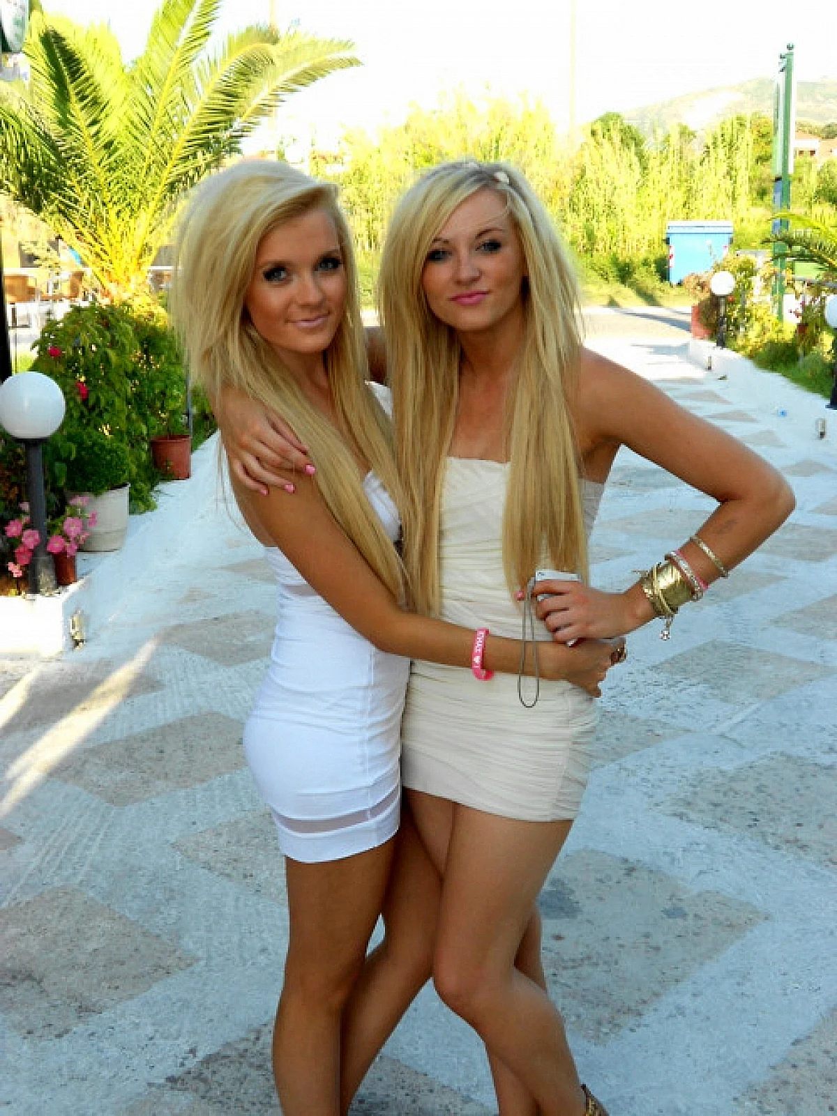 2 Блондинки