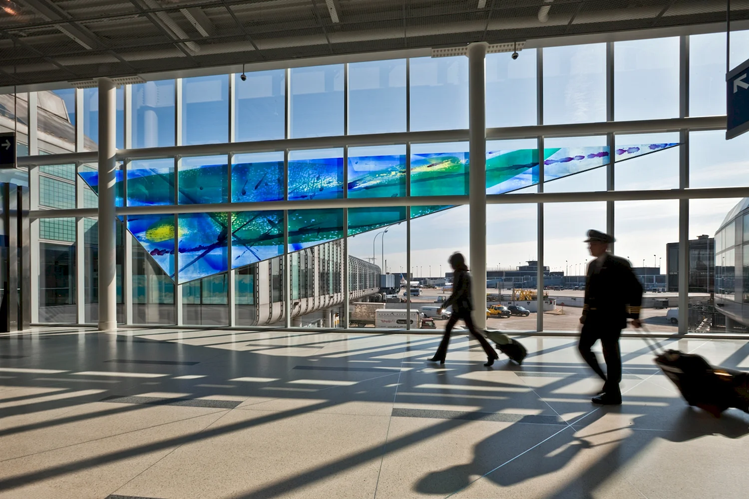 Аэропорт стекло
