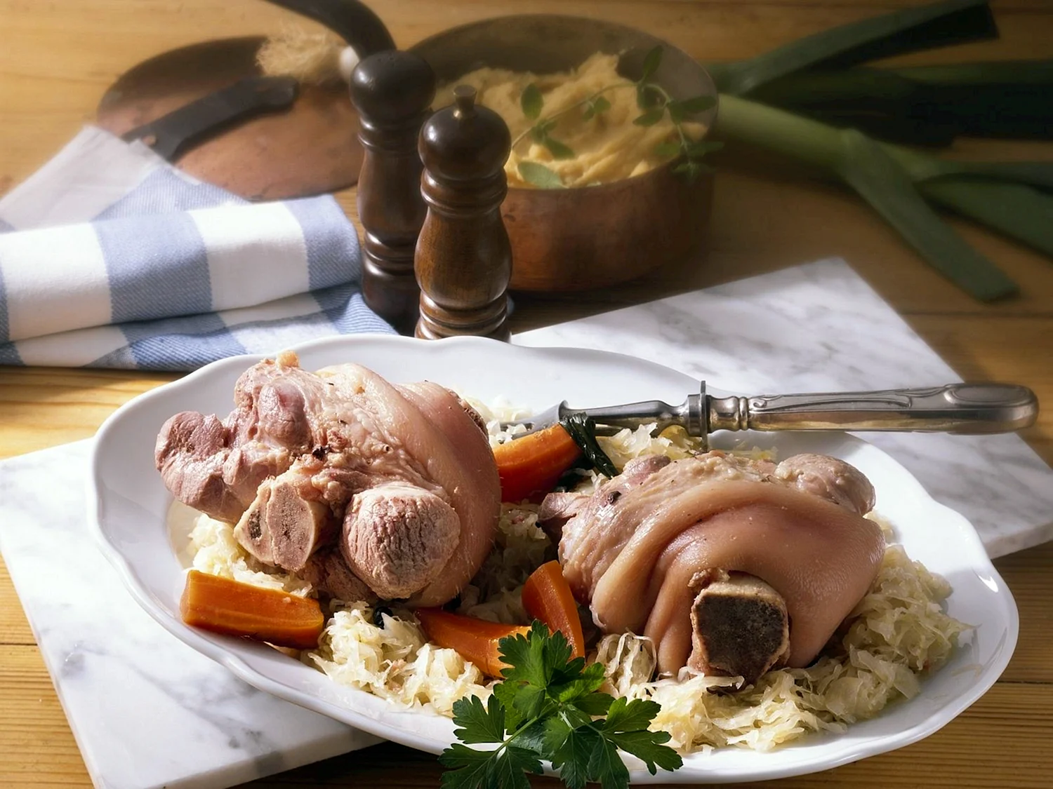 Айсбан с зауэркраут