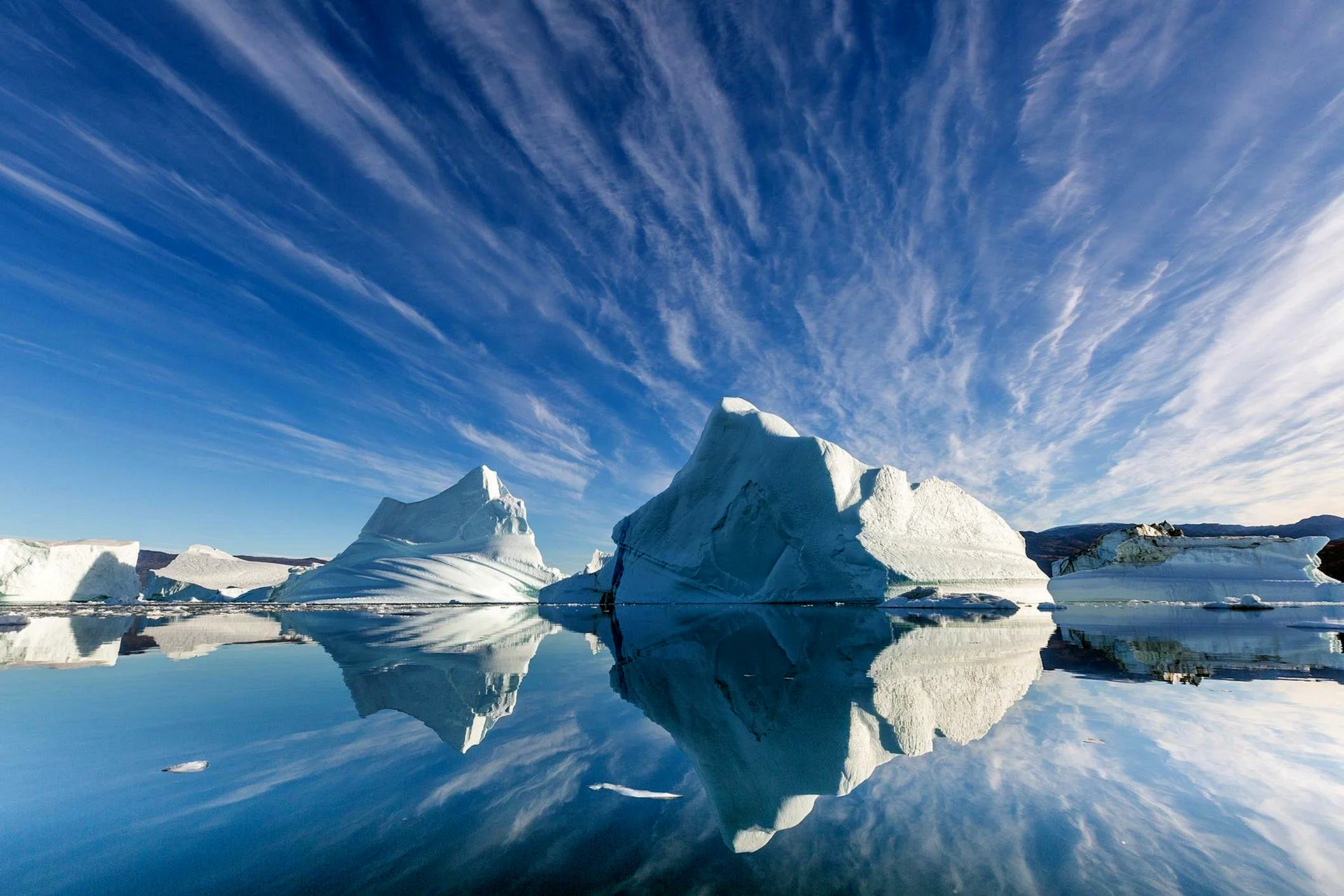 Айсберг на Северном полюсе