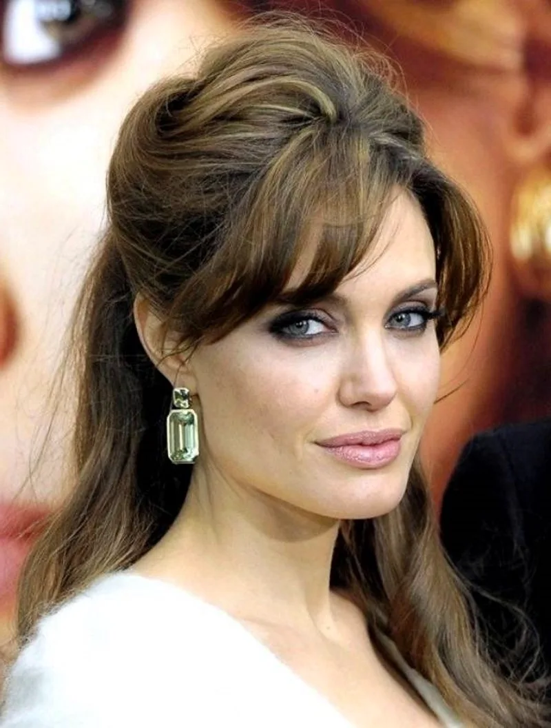 Анджелина Джоли с челкой