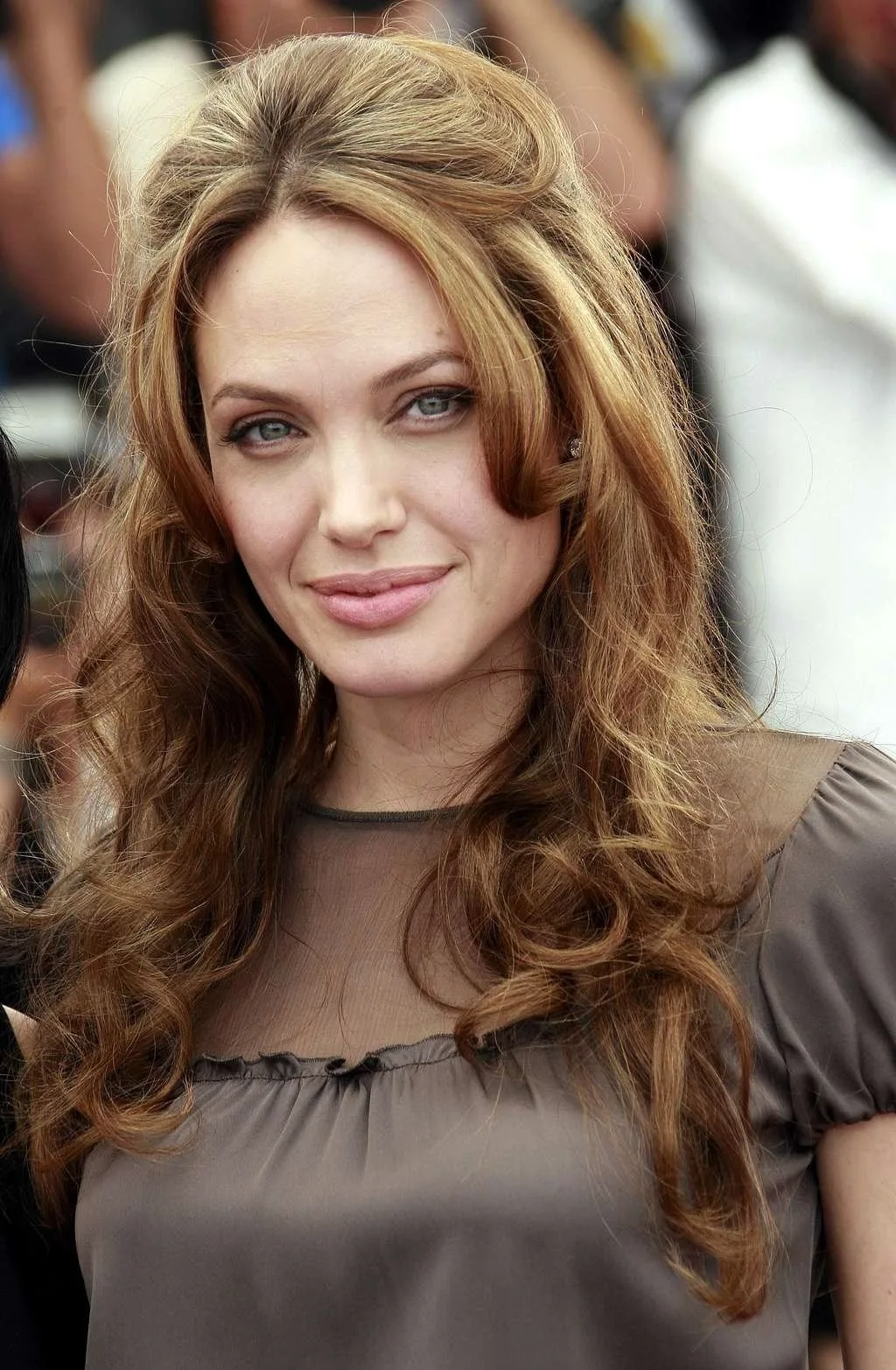 Анджелина Джоли цвет волос