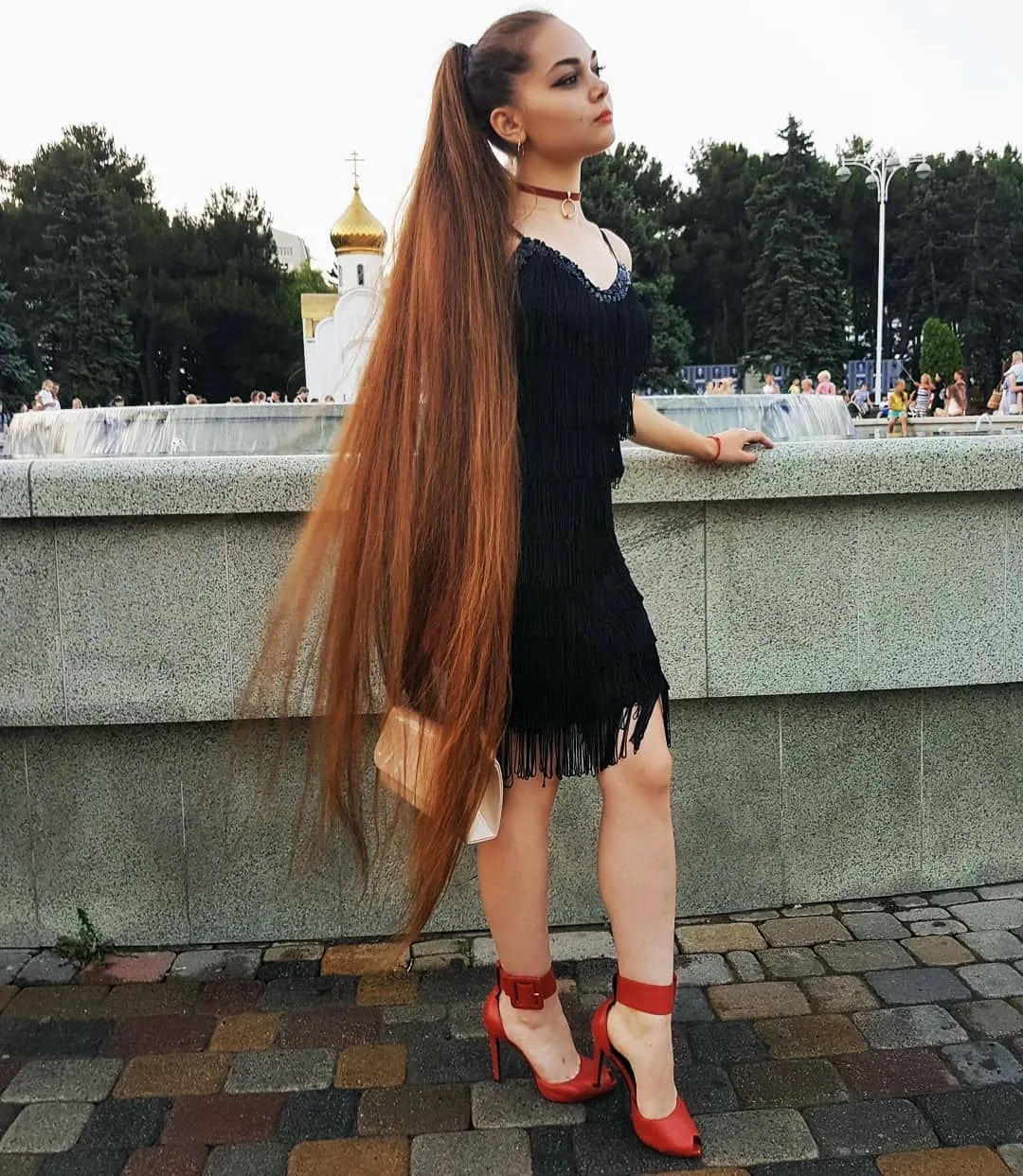 Анна длинные волосы