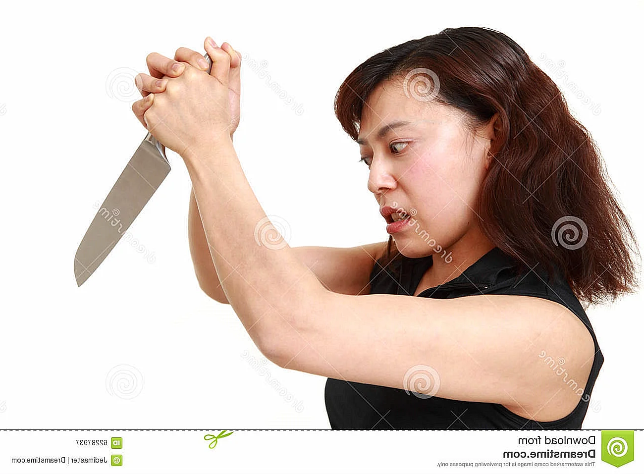 Азиатка с ножом