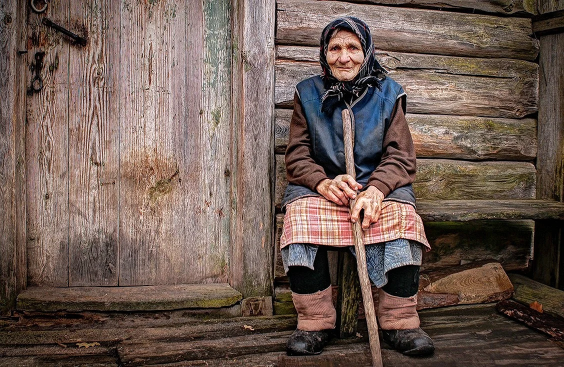 Пожилые женщины в деревне (70 лучшихфото)