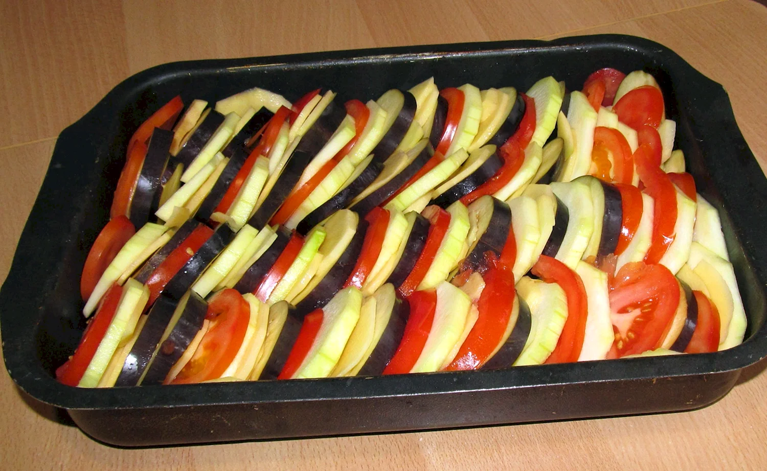 Баклажаны с кабачками и помидорами в духовке