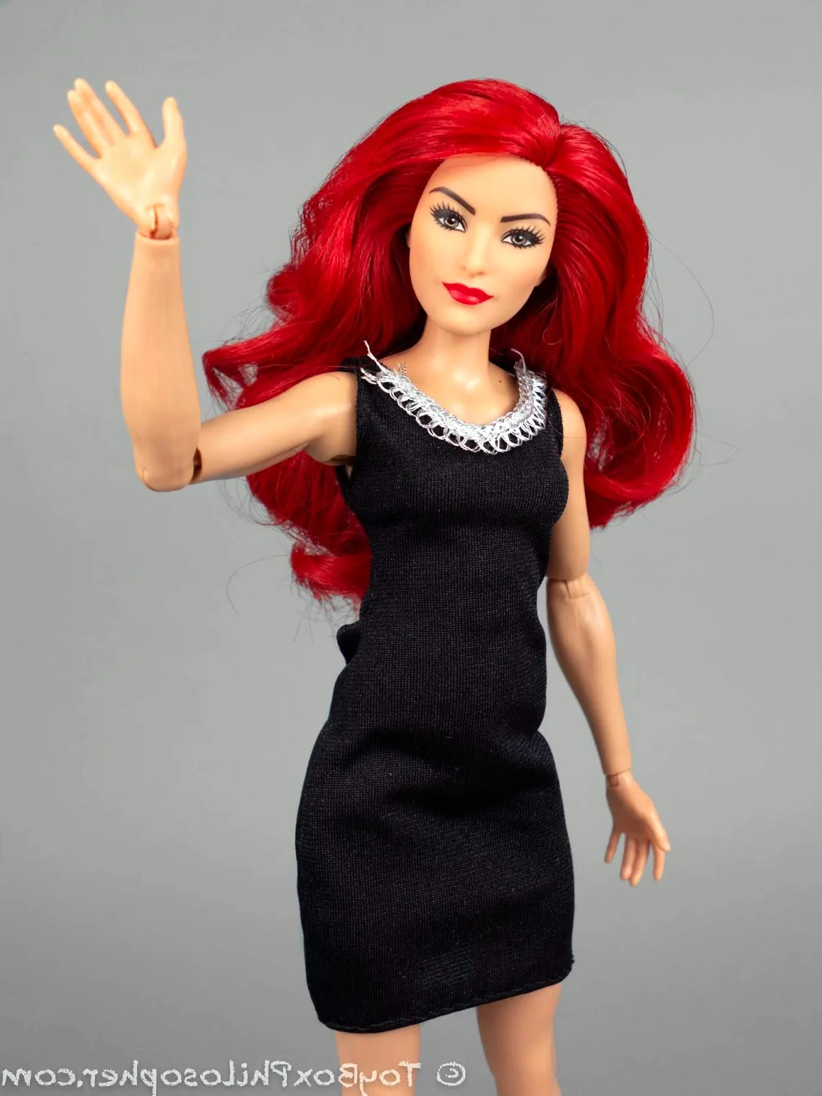 Барби с красными волосами