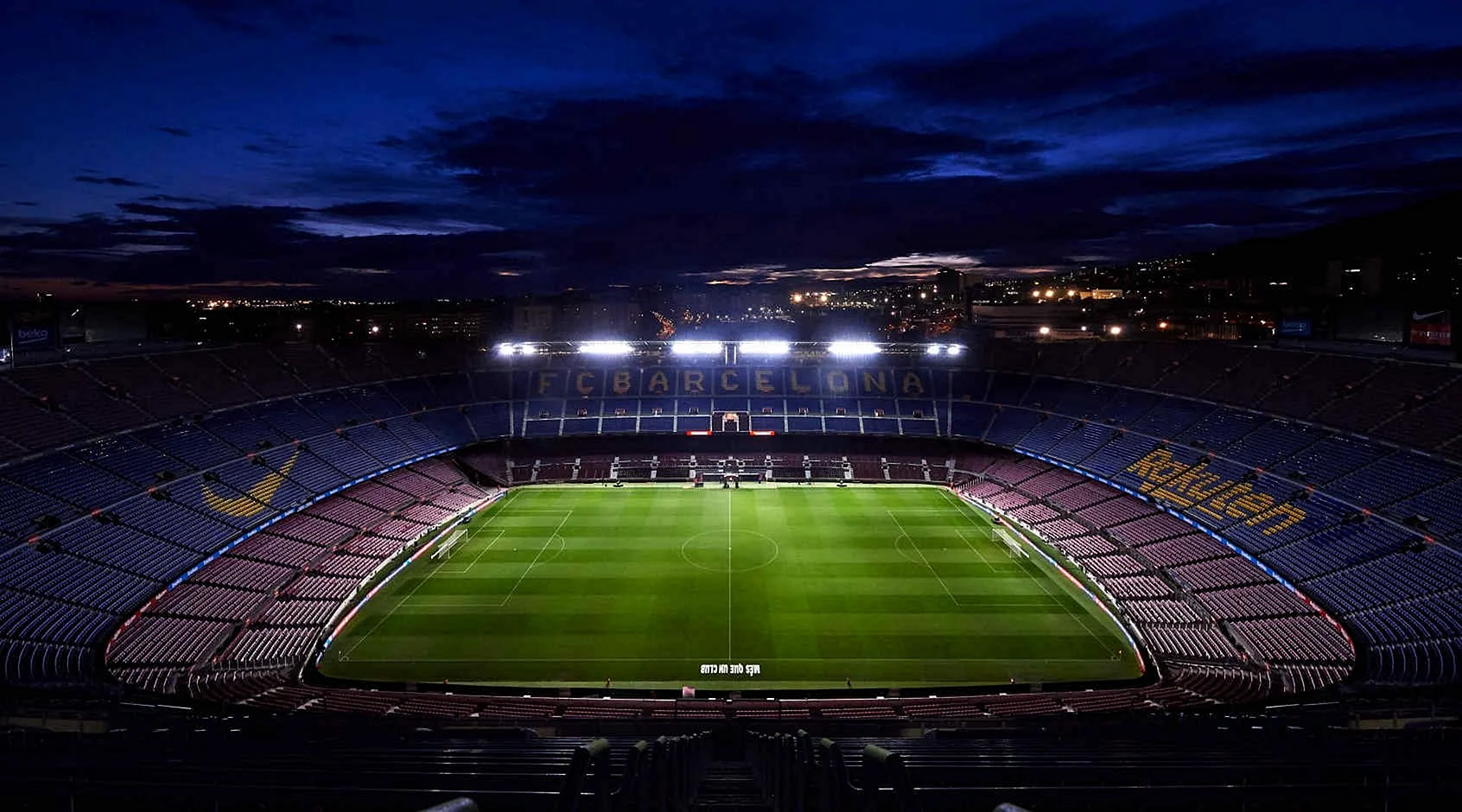 Барселона стадион Камп ноу ночной