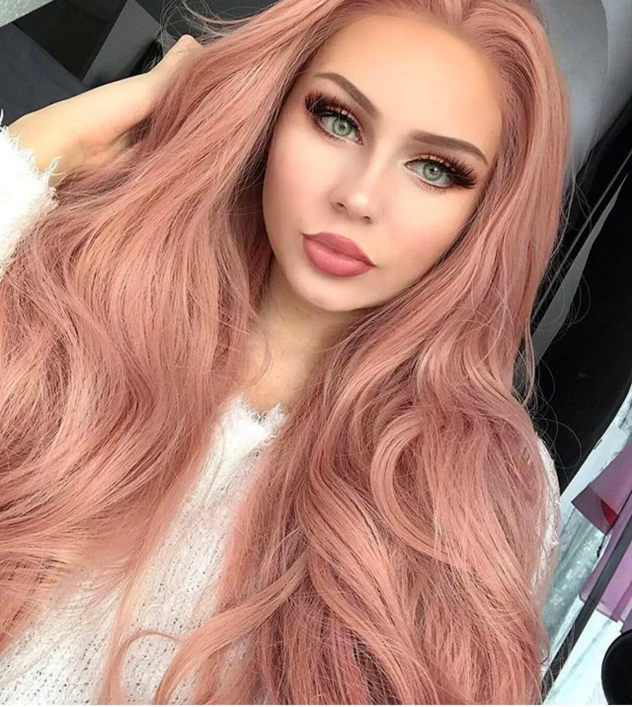 Бежево розовые волосы