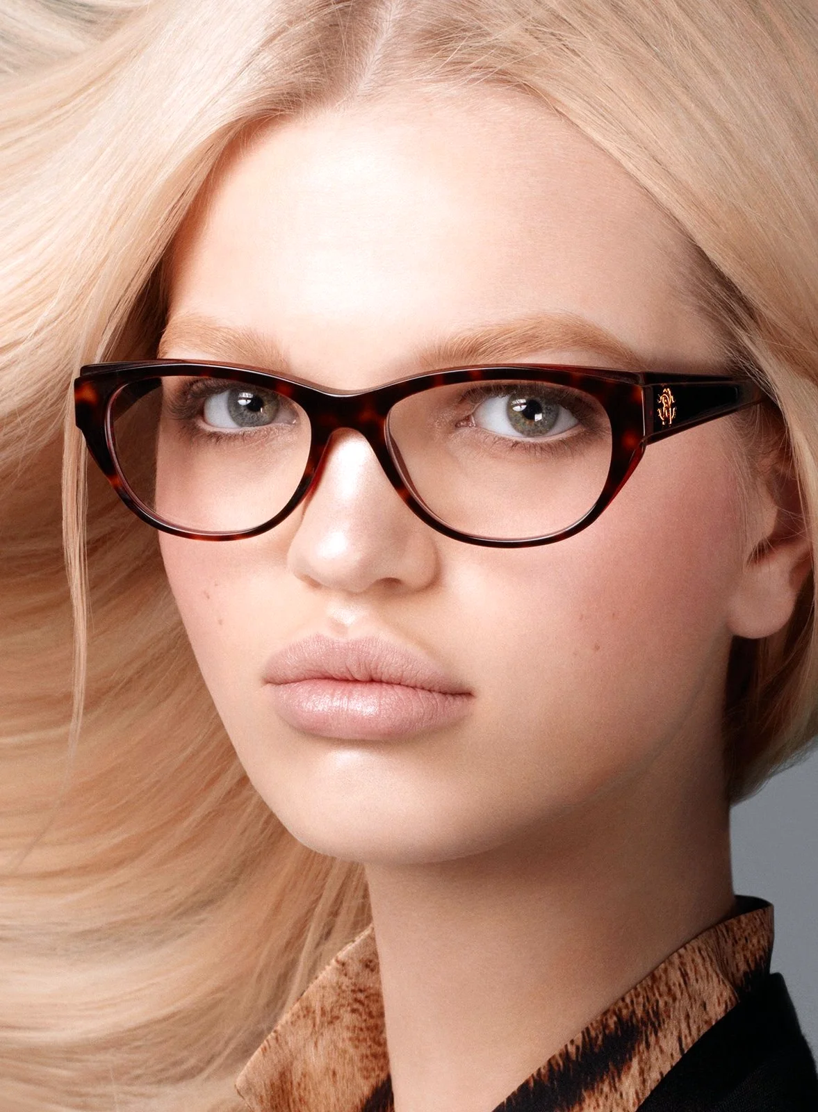 Блондинки в очках для зрения