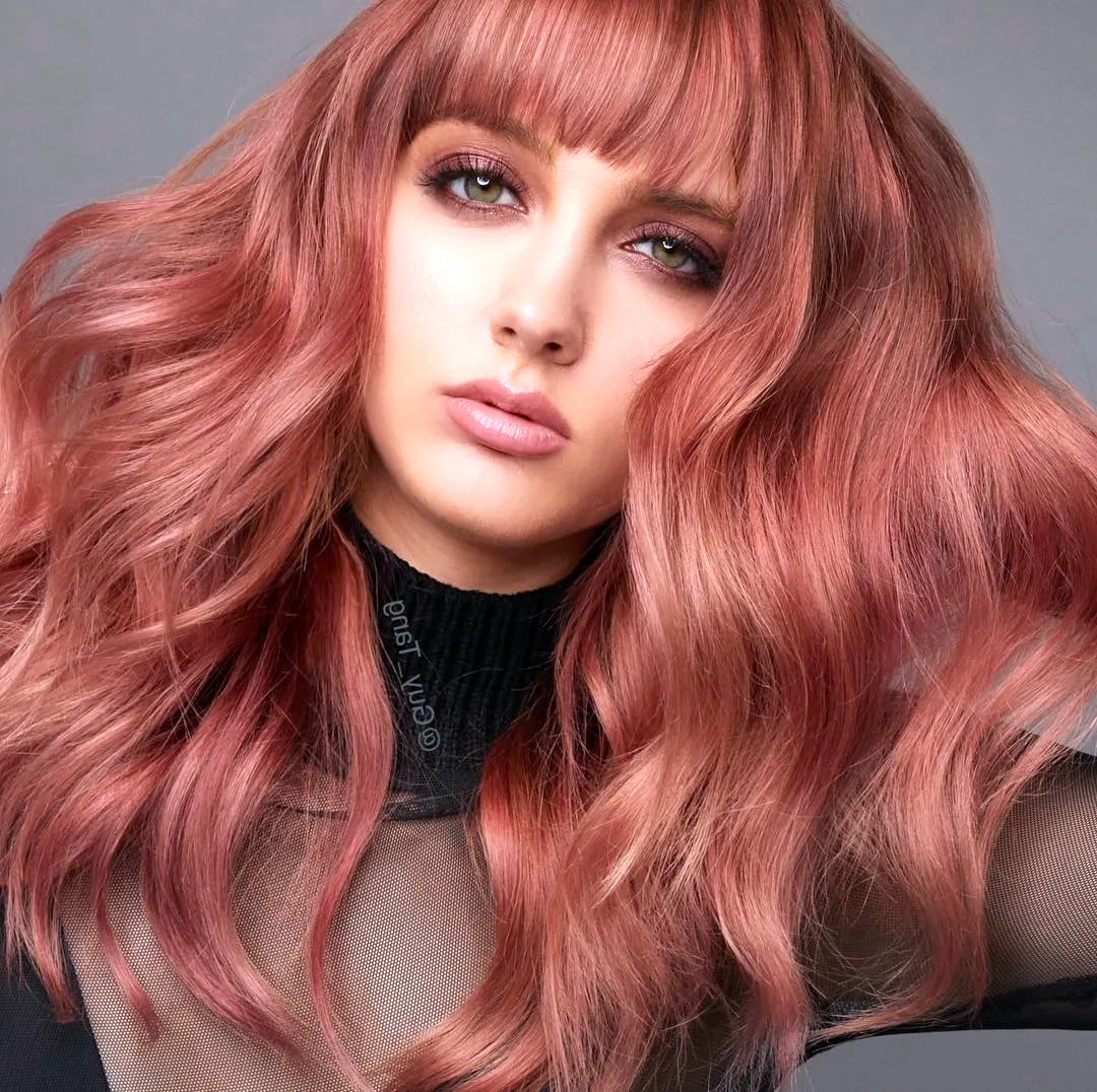 Бордово-персиковый цвет волос