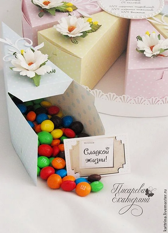 Бумажный торт с пожеланиями на свадьбу