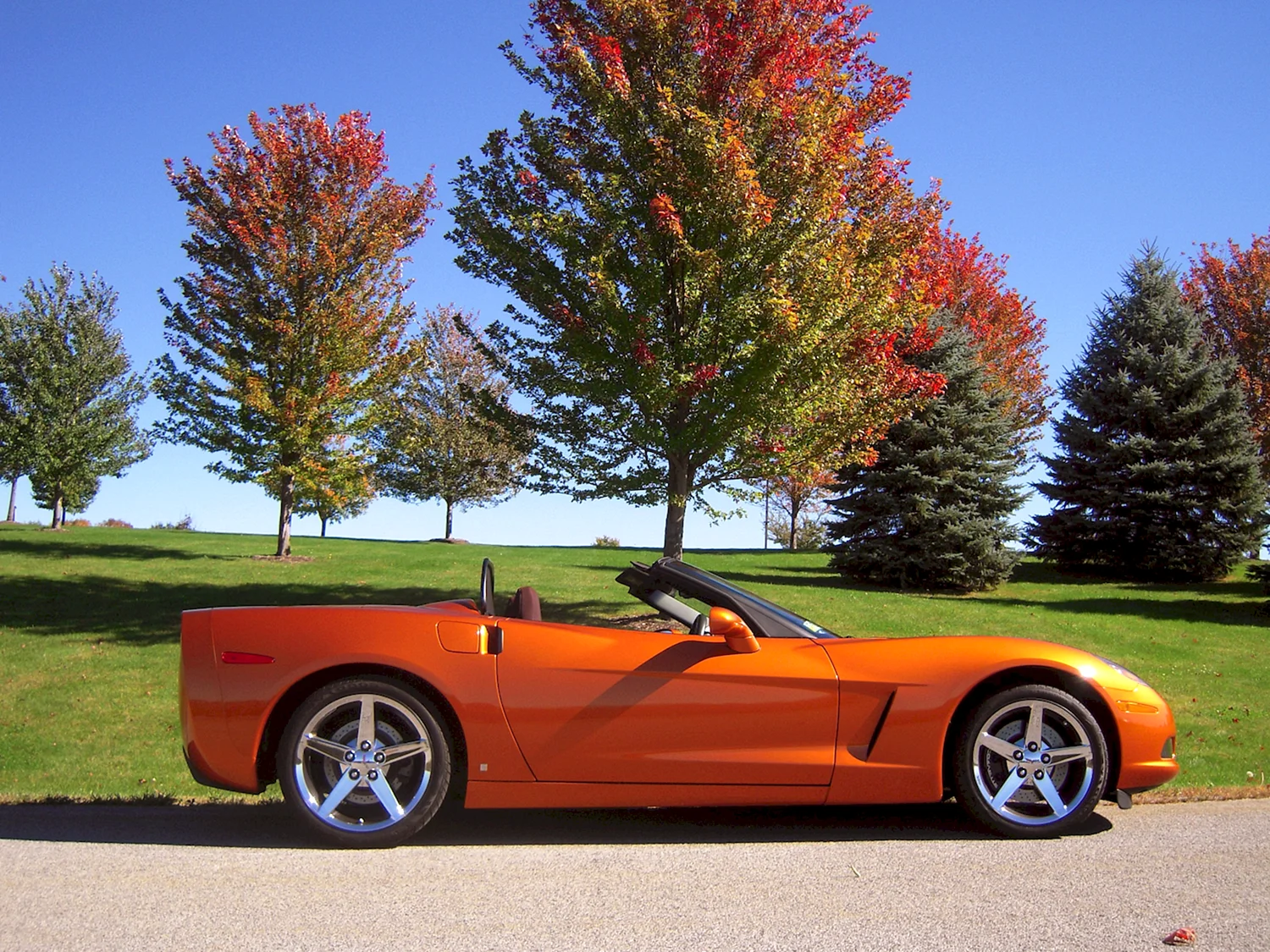 Chevrolet Corvette оранжевый