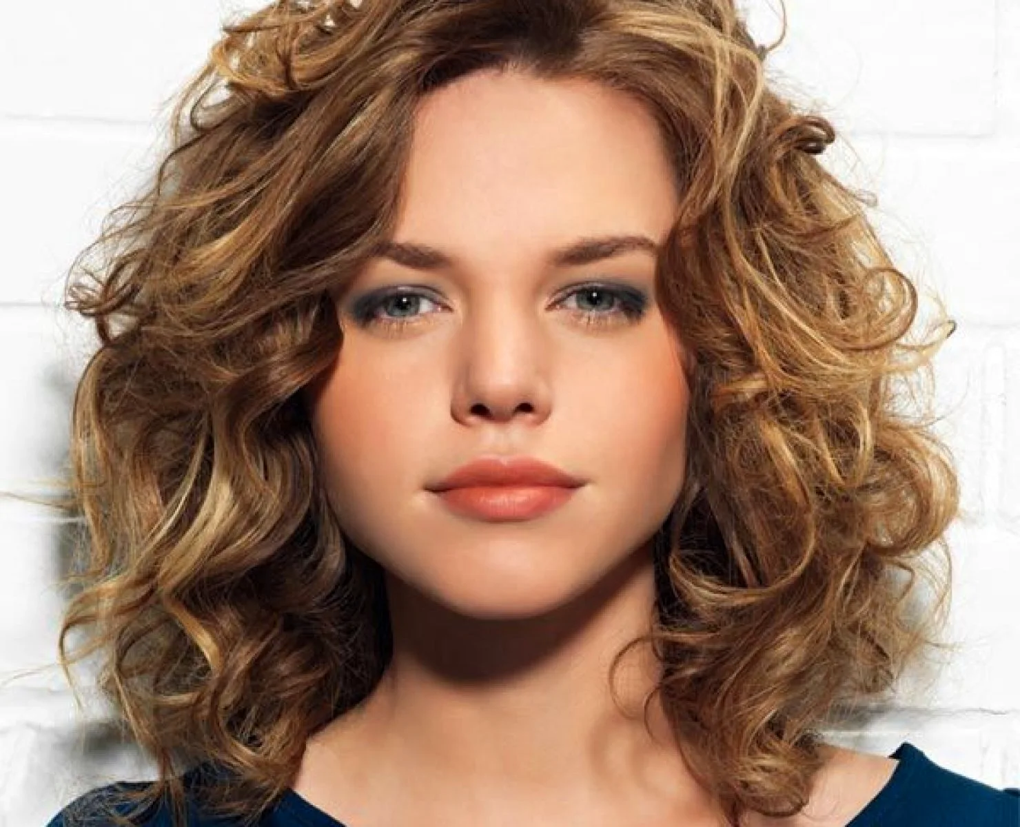 Curly Bob модель