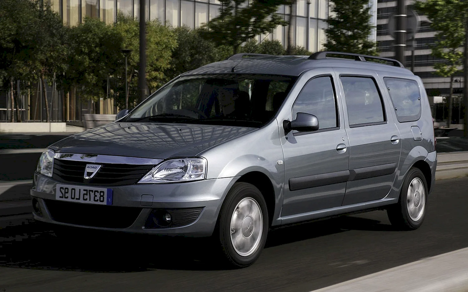 Dacia Logan MCV (2010, универсал)