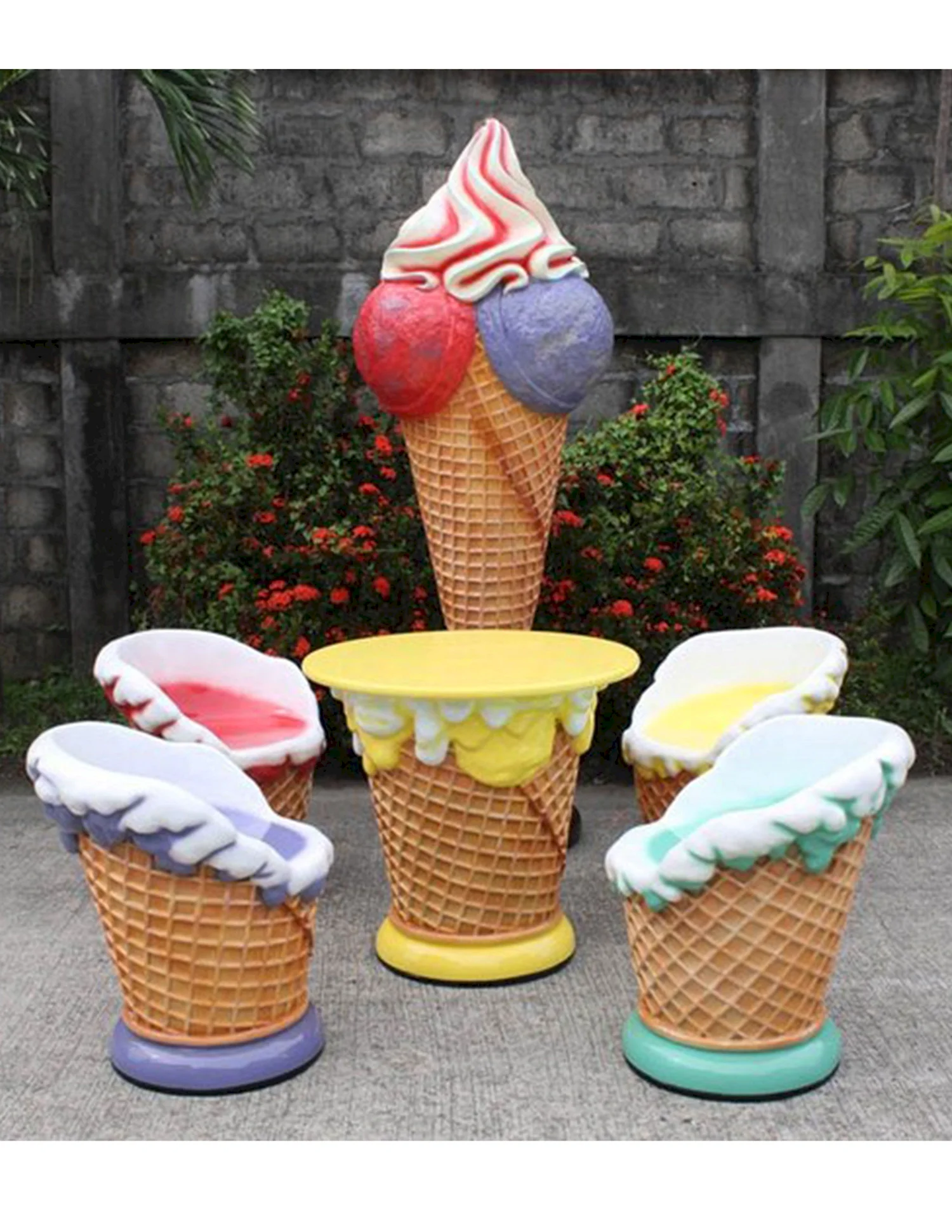 Декорации в виде мороженого