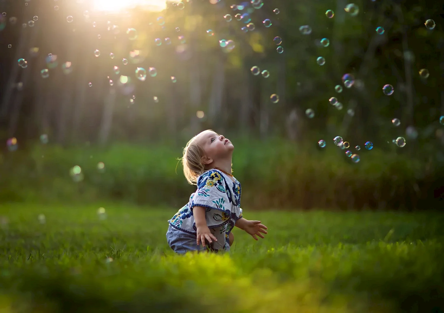 Дети и мыльные пузыри