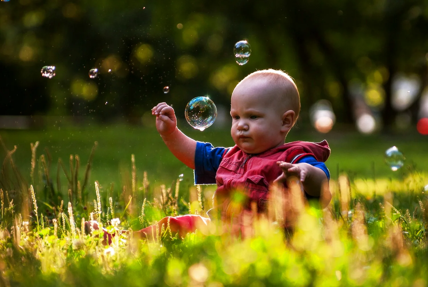 Дети и мыльные пузыри