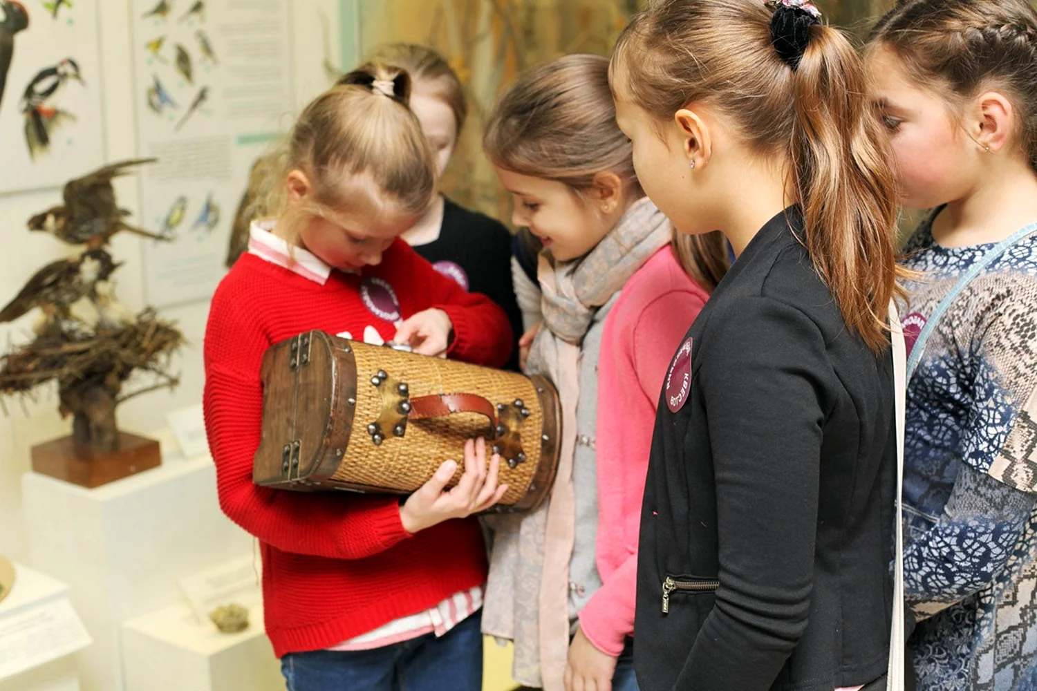 Дети на экскурсии в музее