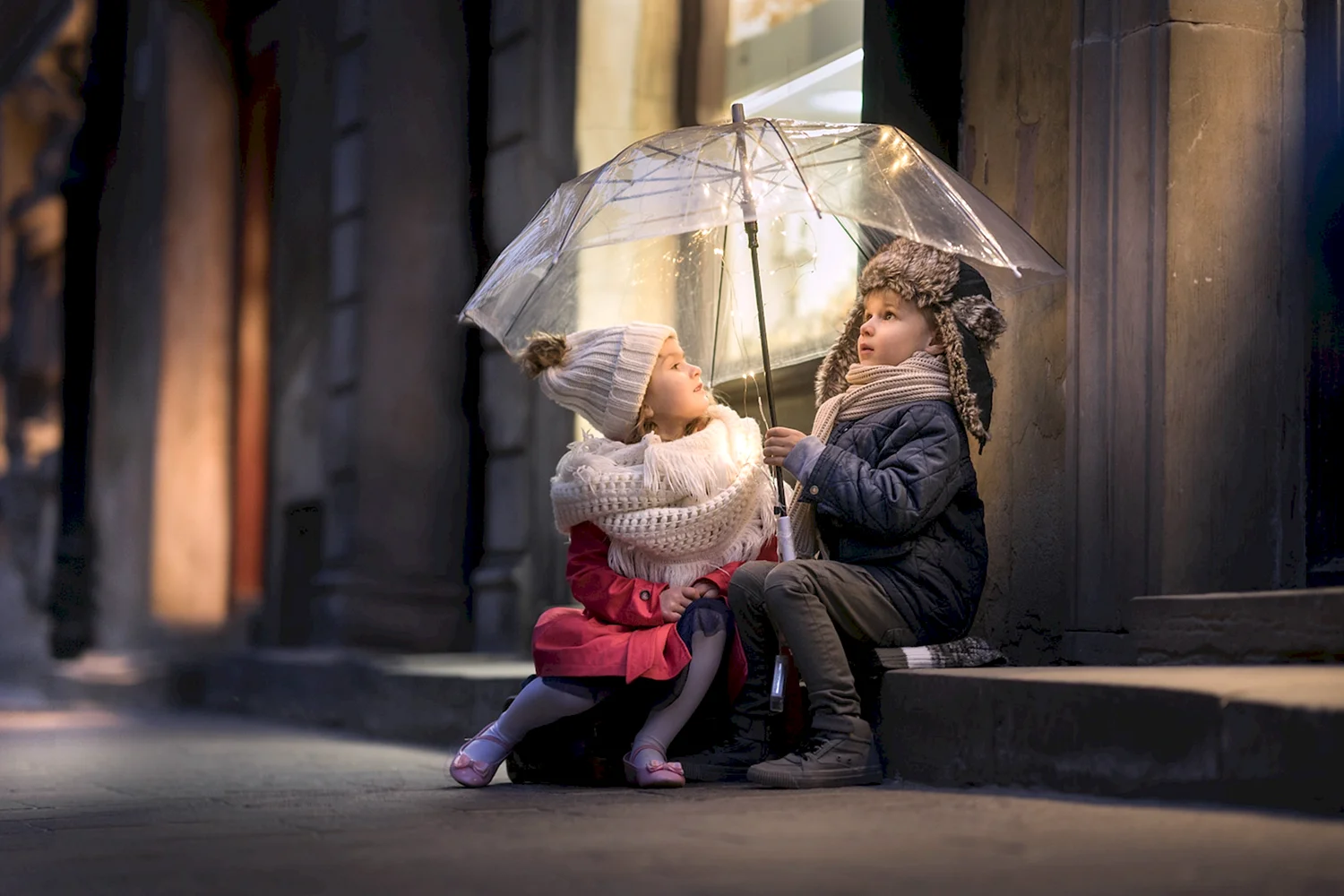 Дети под зонтом