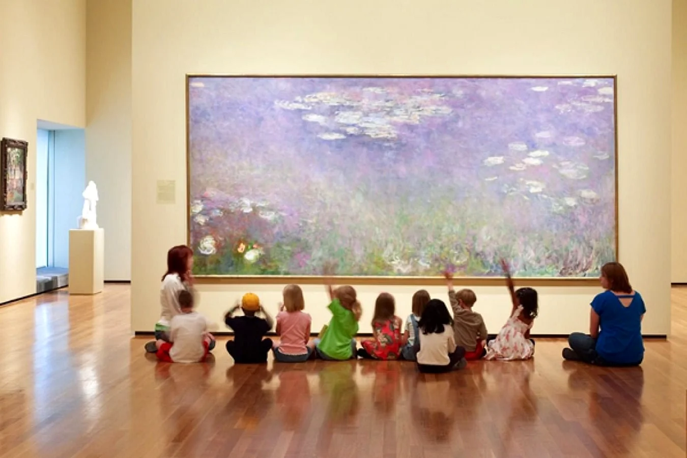Дети в музее искусств