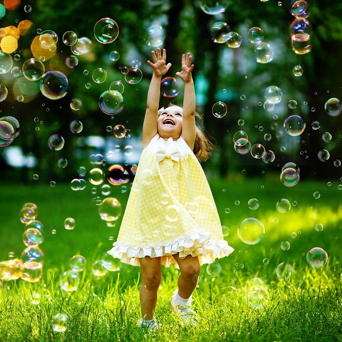 Детская фотосессия с мыльными пузырями