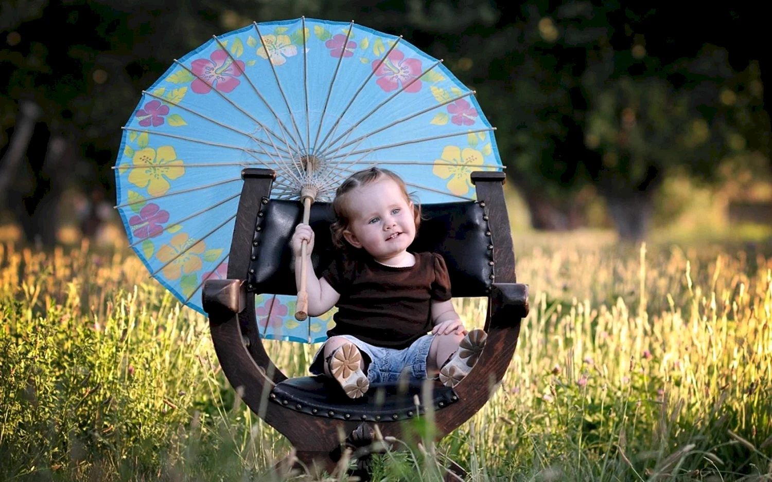 Детская фотосессия с зонтиком