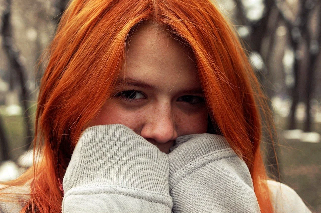 Девочка подросток с рыжими волосами
