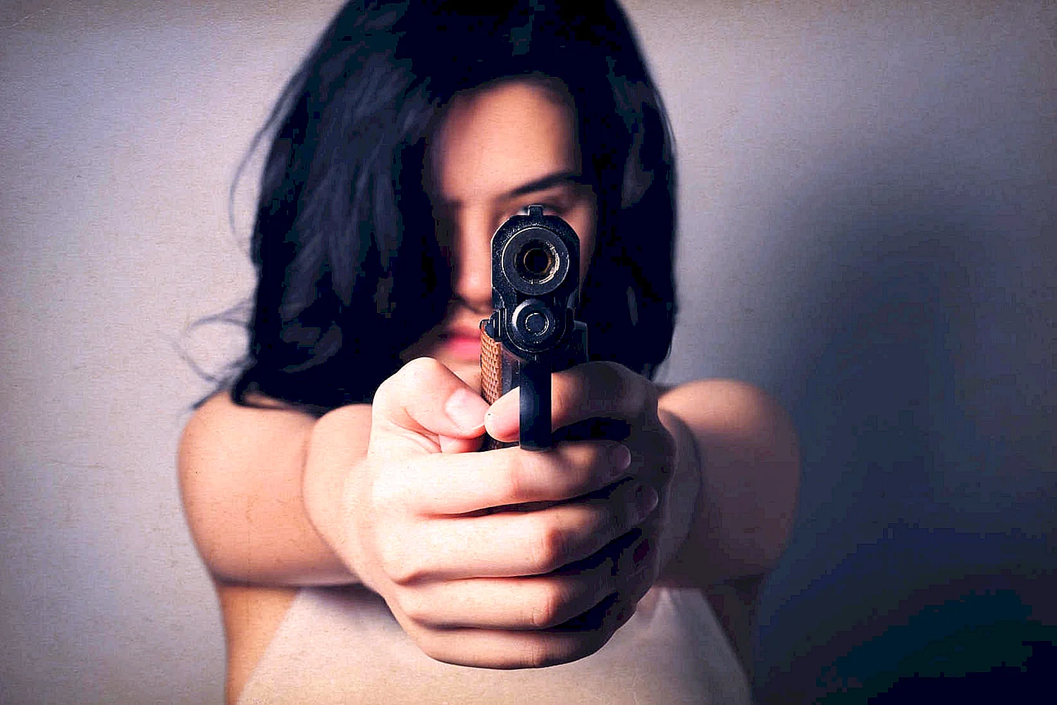 Девушка с пистолетом